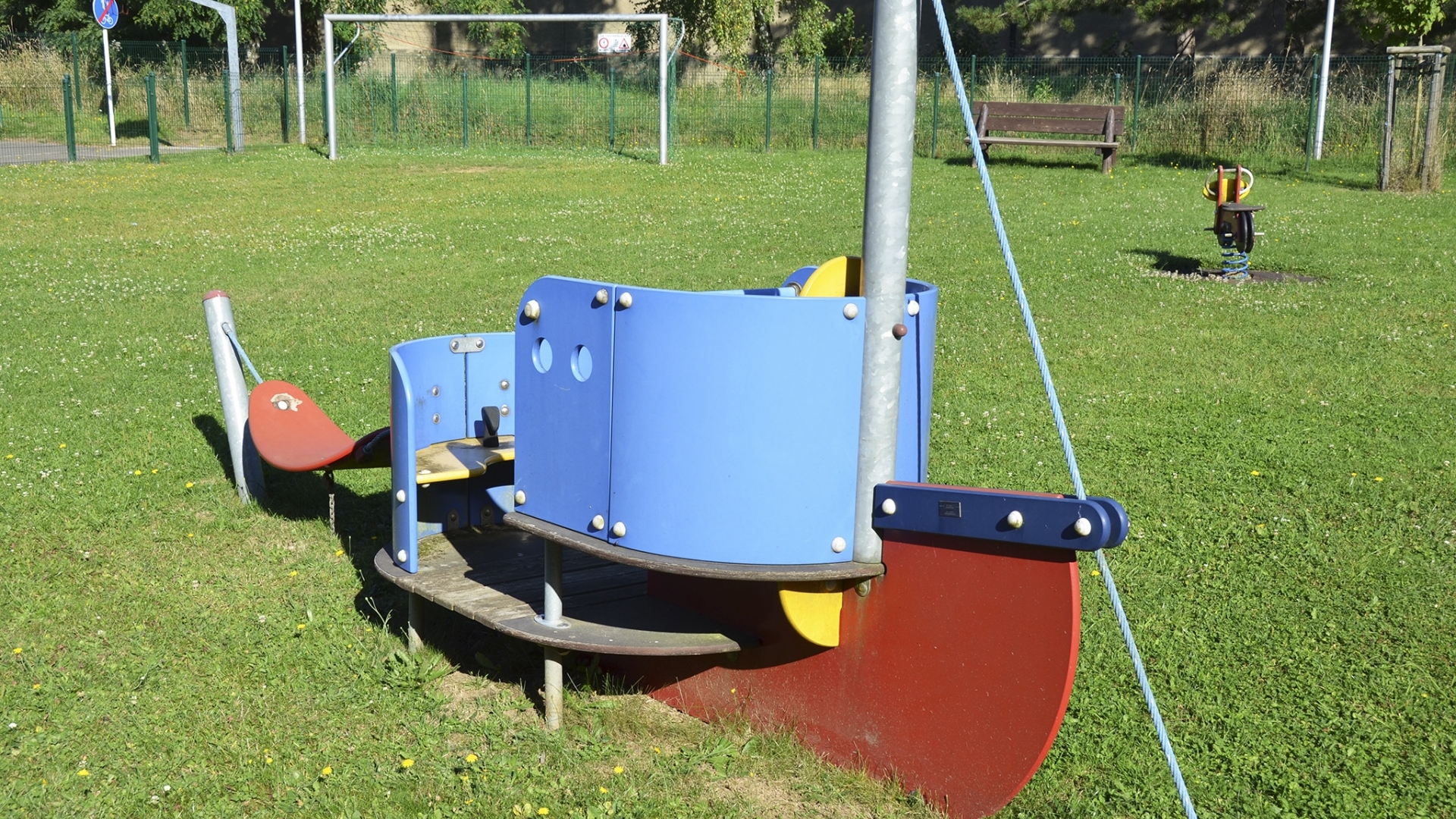 Aire de Jeux - Op der Houscht Sandweiler (2) (resize)